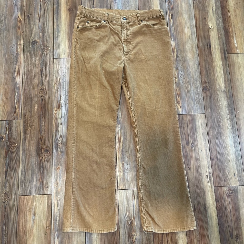 Vtg white tag bootcut corduroy Levi’s 38 x 32 (really 36 x 30)